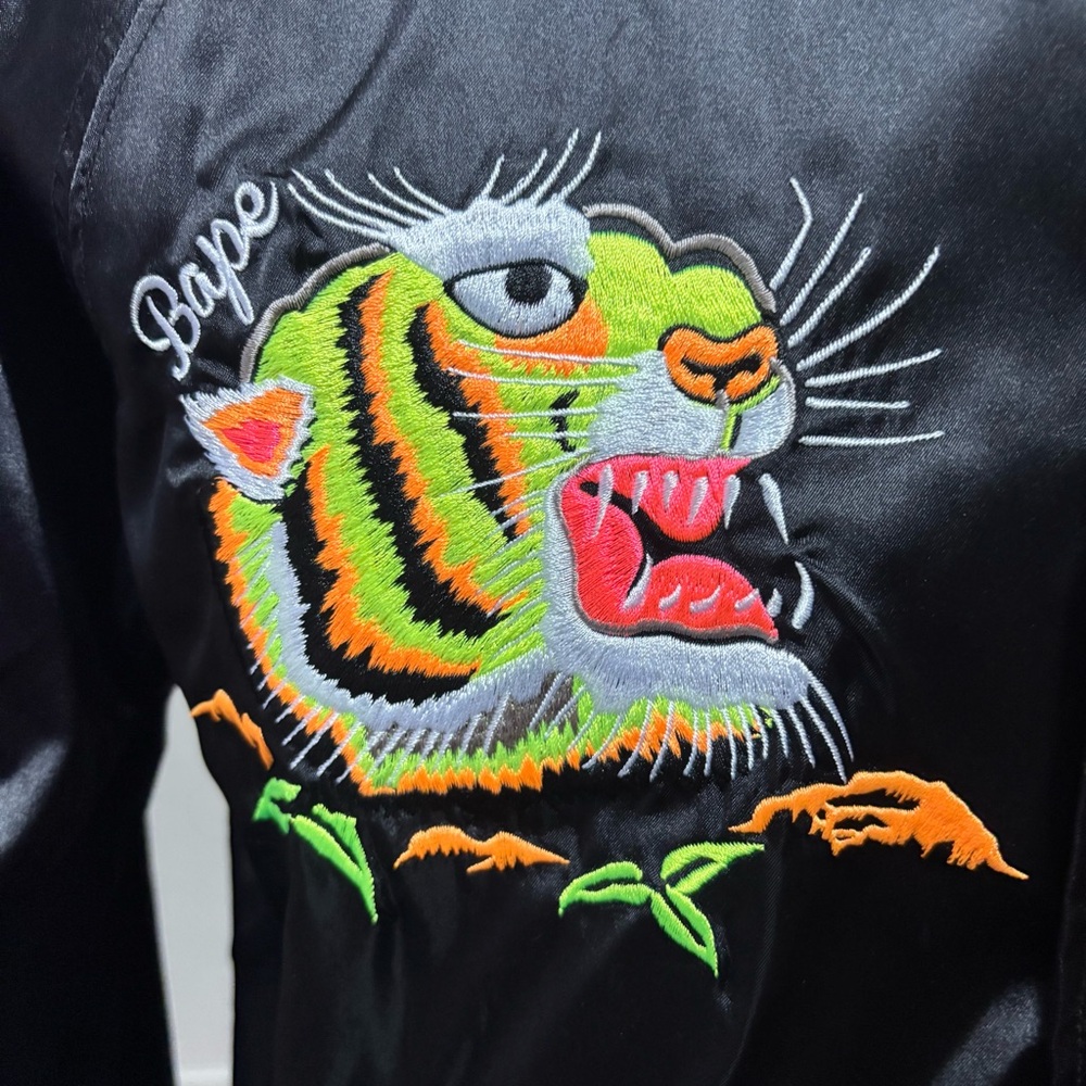 🔥 BAPE Japan Mens Silk Tiger Embroidered Sukajan Jacket L Black Gold 🔥 - Picture 8 of 16